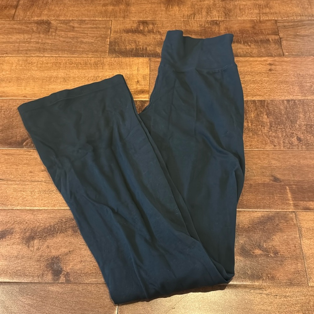 Brandy Melville Flared Leggings